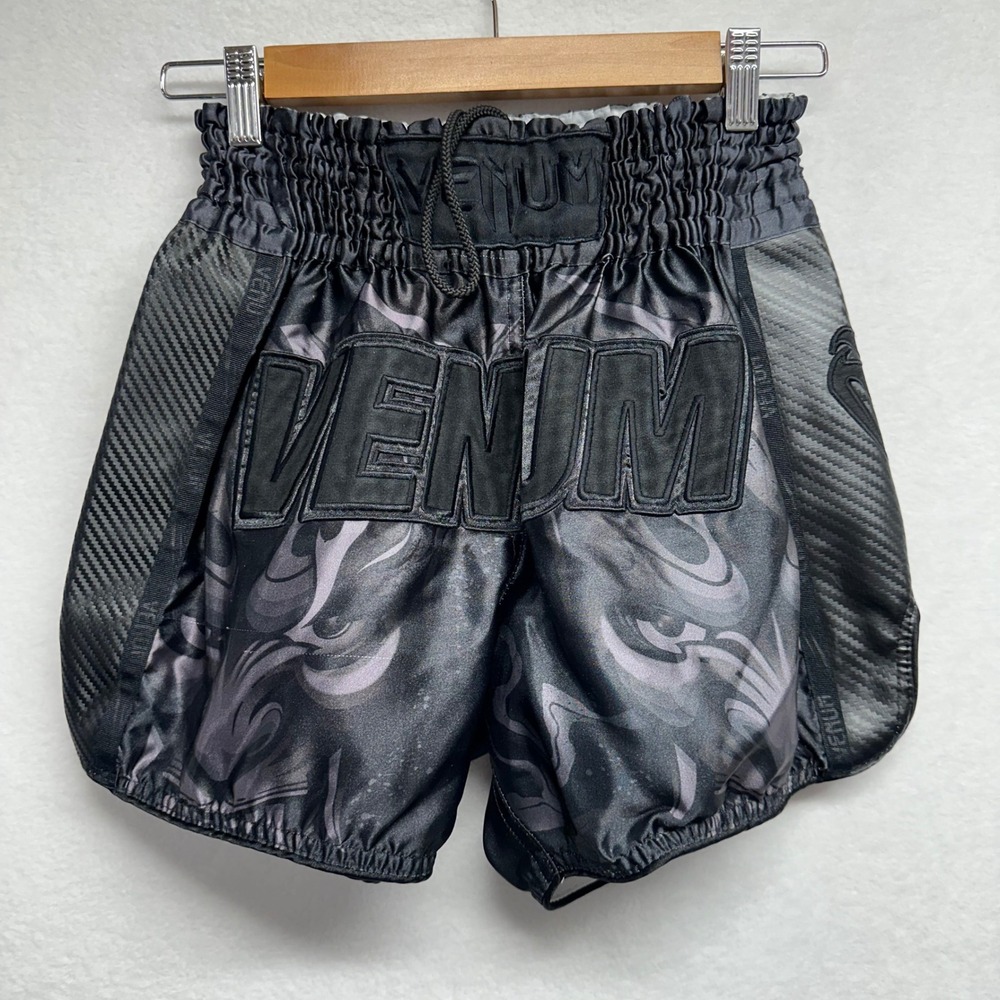 Venum Muay Thai Fight Shorts Mens M Black Carbon Fiber Kickboxing Training